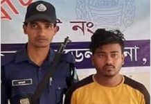 পর্যটককে হয়রানি করা সেই যুবককে আটক