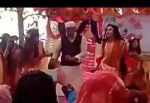 চুয়াডাঙ্গায় ভাষার মাসে হিন্দি গানে ছাত্রীদের সঙ্গে নেচে ভাইরাল অধ্যক্ষ!